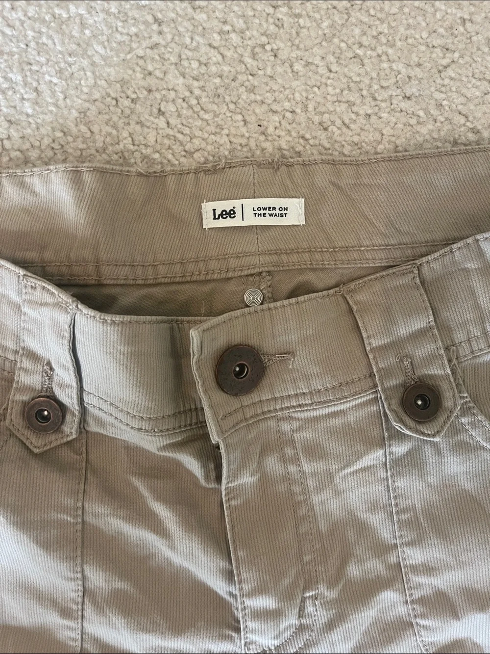 Lee Women’s Lower on The Waist Cuffed Khaki Shorts